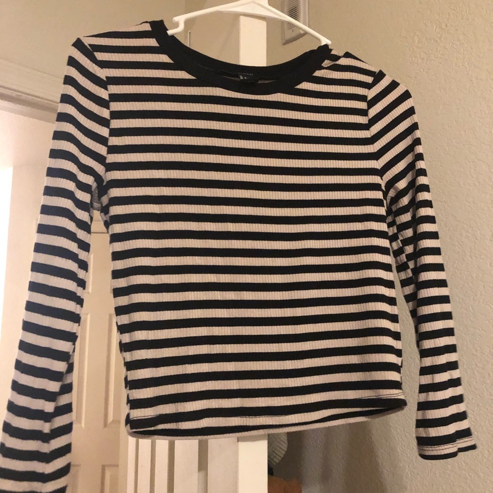 Long Sleeve Crop Top!